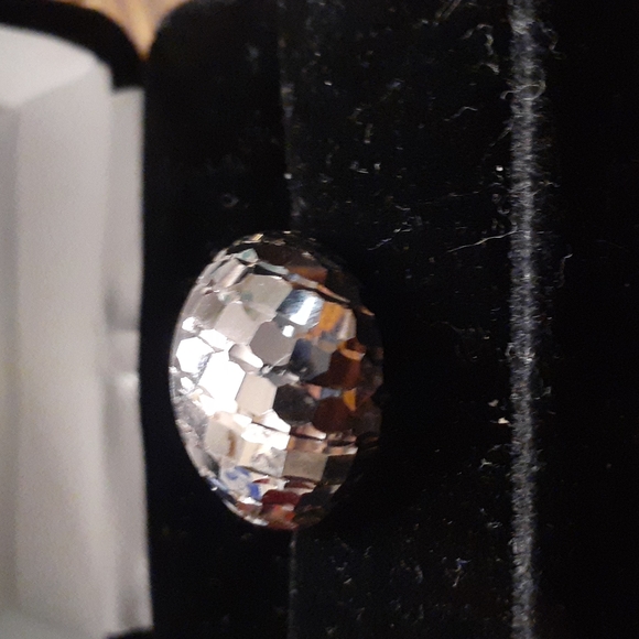 10K WHITE GOLD DIAMOND CUT DOME RING - Picture 2 of 8